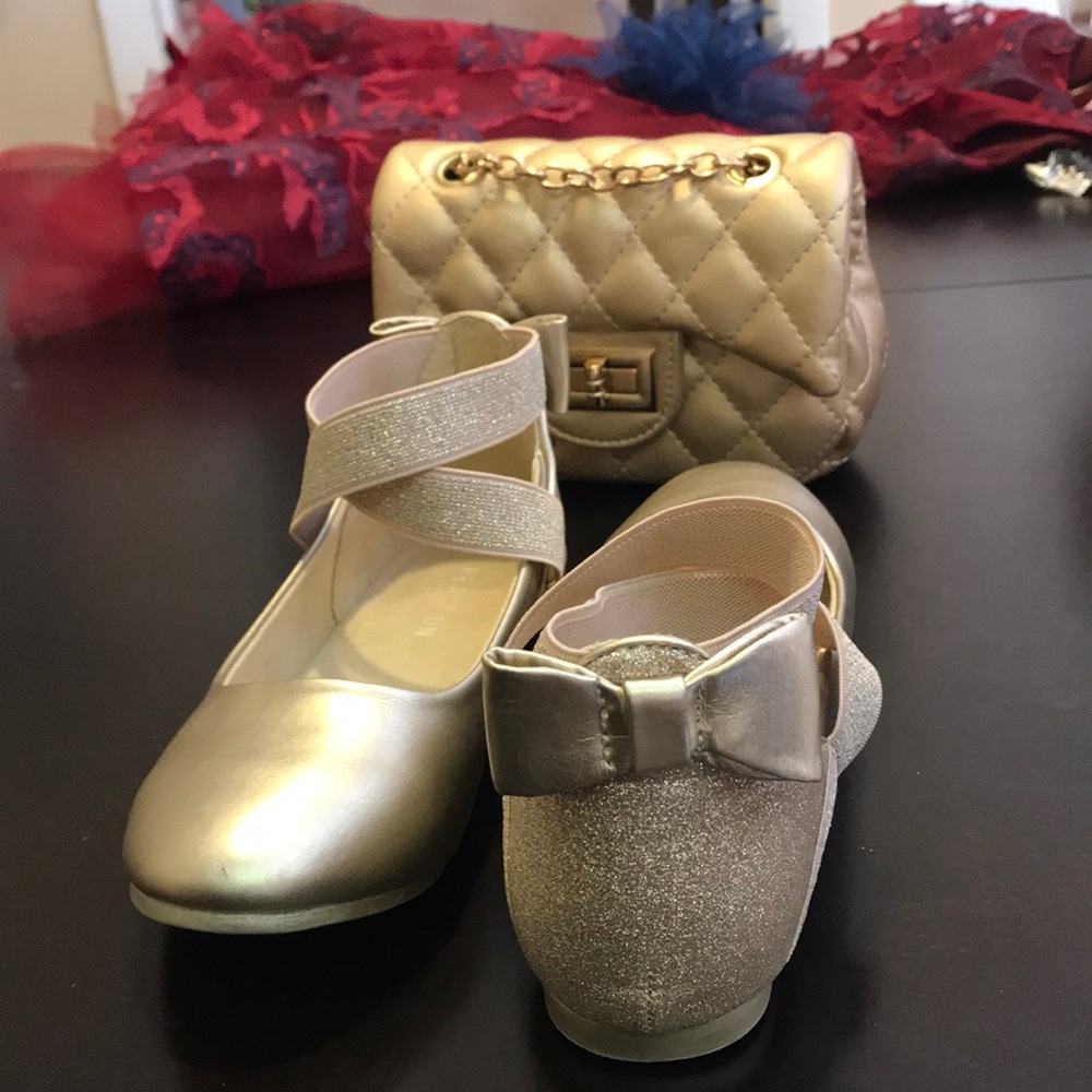 Reaction Kenneth Cole shoes size 13. Gold.